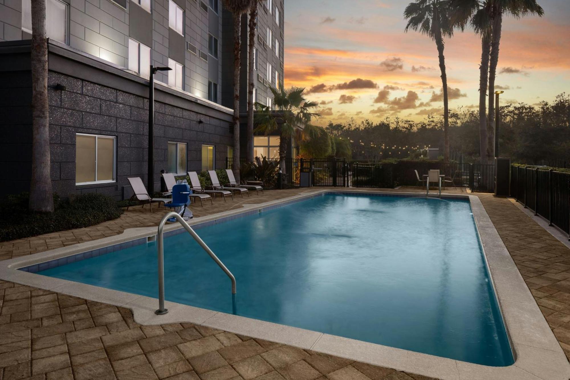 Courtyard By Marriott Orlando South/Grande Lakes Area Williamsburg Екстериор снимка