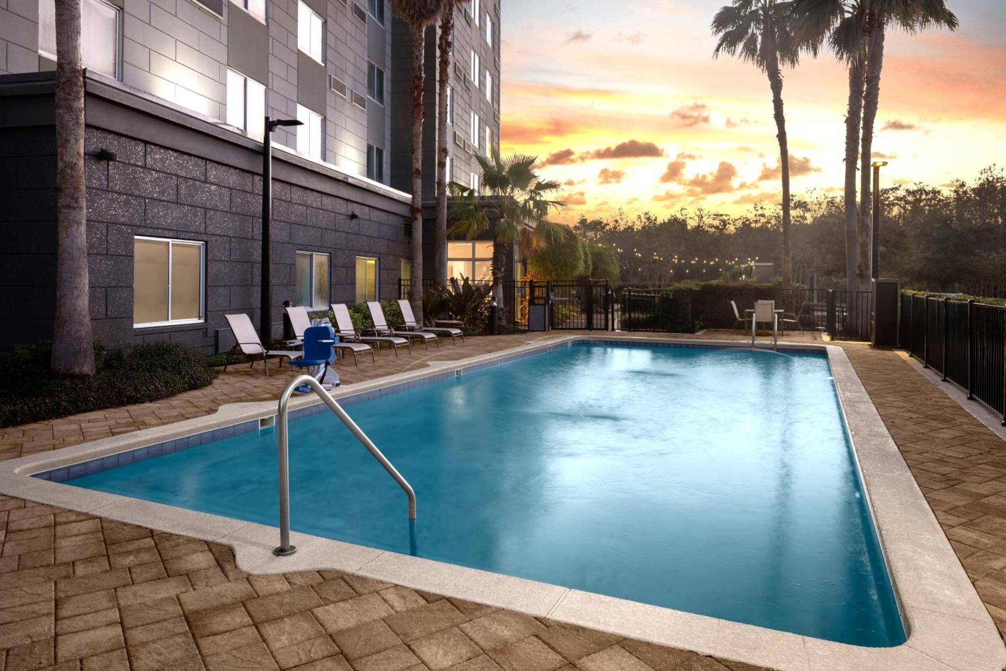 Courtyard By Marriott Orlando South/Grande Lakes Area Williamsburg Екстериор снимка