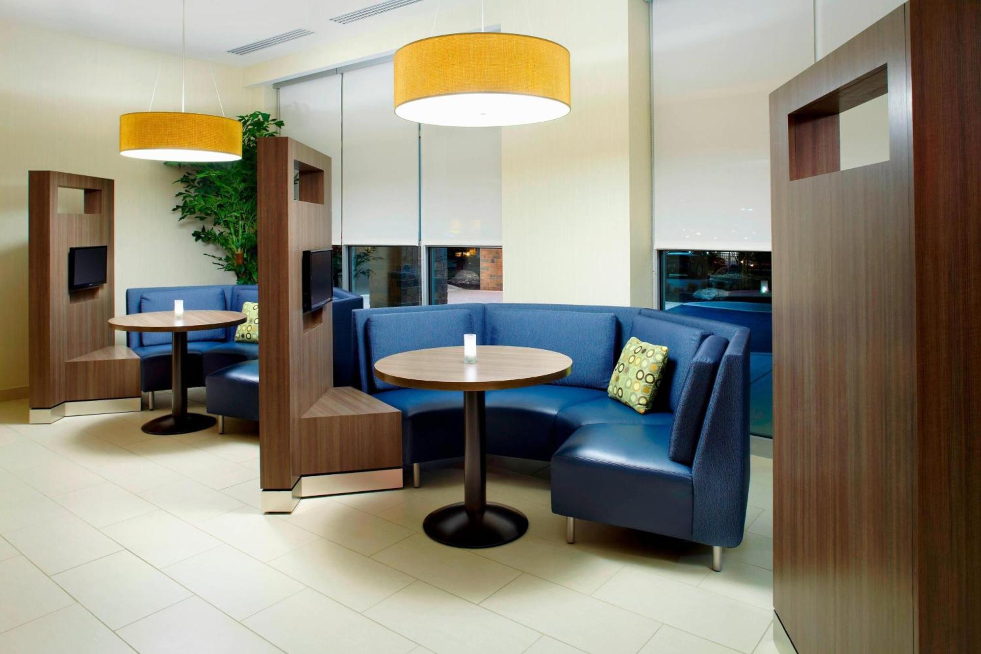 Courtyard By Marriott Orlando South/Grande Lakes Area Williamsburg Екстериор снимка